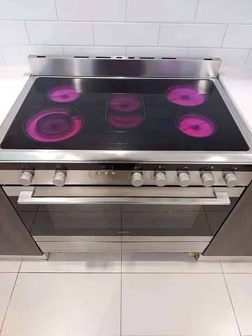 Siemens 90 cm ceramic cooking range 5 hubs electric ceramic stove slightly used new model