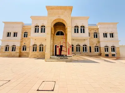 Spacious 5Bhk Mulhiq Villa With 4 Halls Majlis Lot of parking Big yard Laundry Maids Store Rooms 35