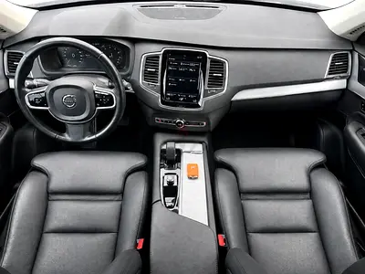 Volvo XC90 B5 Momentum
