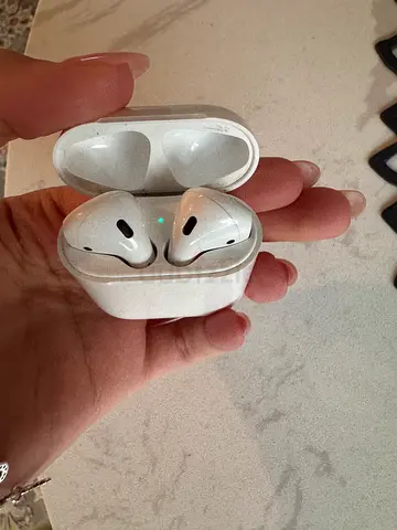 AirPods