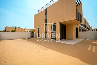 Large Plot | Prime Corner Unit | Chiller Free