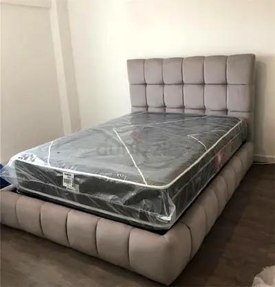 Luxurious Modern Queen size 160x200 Boucle fabric customised bed frame For sale