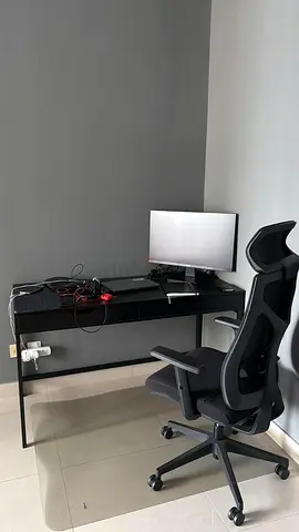 Black minimalist computer desk