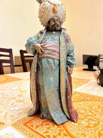 The Sultan Lladro Statue