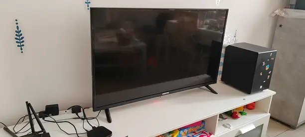 Geepas 42inch TV with Xiaomi TV box S