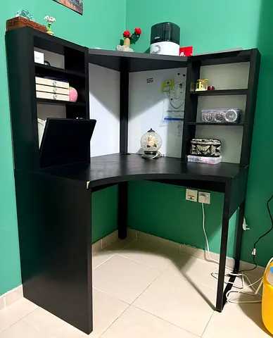 *Corner desk for sale*