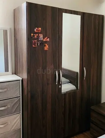 HomeBox 3-Door Wardrobe with Mirror
