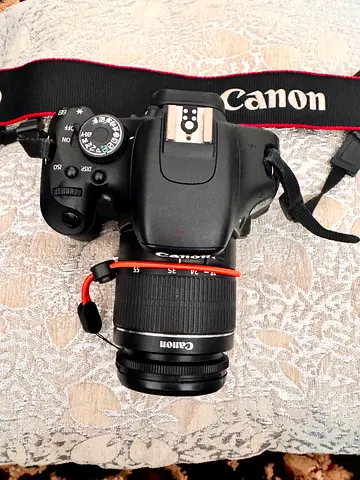 Canon EOS 600D DSLR Camera – 18MP | Flip Screen | Full HD | Excellent Condition