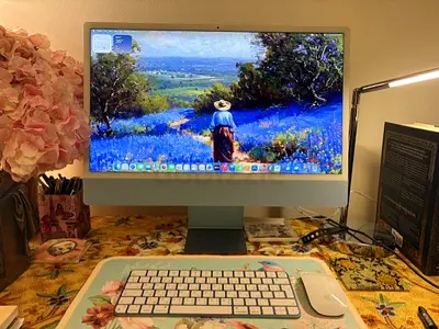 24-inch iMac (Blue) with keyboard and mouse - excellent condition