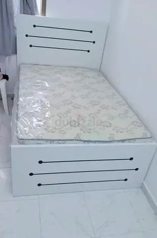 BED DOUBLE SIZE WOOD MDF WITH MATTRESS 120X190 CM