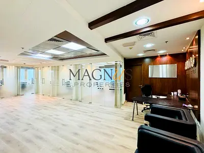 UNFURNISHED | 5 GLASS PARTITIONS | NEXT TO METRO