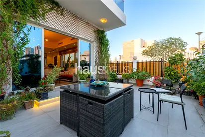 Corner Plot | Owner Occupied | Immaculate