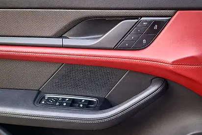 صورة مصغرة 17 لـ 2024 Porsche TAYCAN
