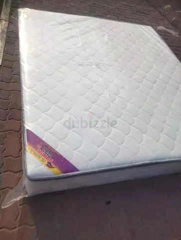160x200cm Queen size mattress with top foam.  Same day delivery available