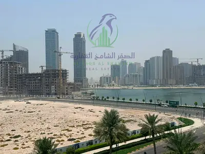 أفخم ثلاث غرف وصالة في جزيرة مريم بإطلالة بحرية وثلاث بلكونات وغرفة خادمة و4 حمامات وباركينغين مجانيين وجيم وبول مجاني وإطلالات مفتوحة