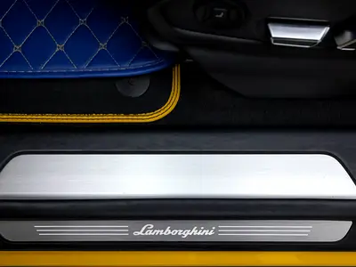 2020 Lamborghini URUS 缩略图 18