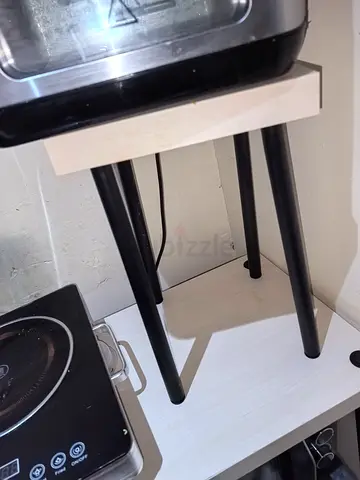 Small two-tier side table with black legs - light wood finish ikea