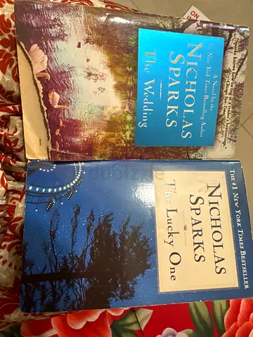 Nicholas sparks| The wedding and The Lucky one | 15 Aed only