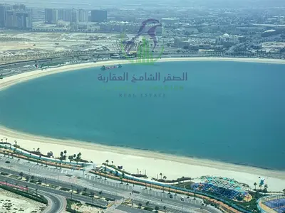 شقة فاخرة وواسعة للإيجار جميع غرف النوم ماستر مع بإطلالة مباشرة على ممزر دبي ستور و باركن جيم ومسبح