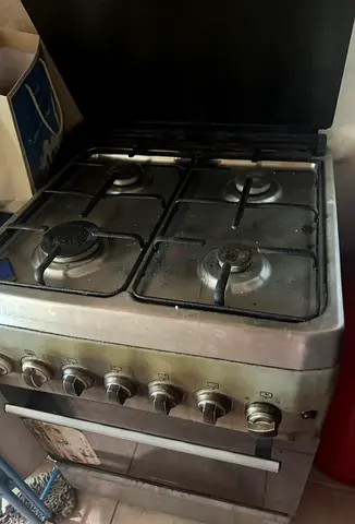 4-Burner Gas Cooker with Oven
