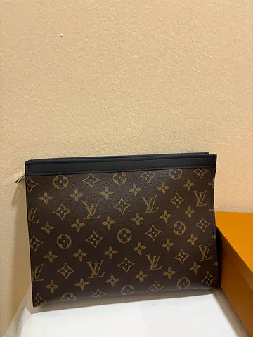 Louis Vuitton lv Pouch for men classic