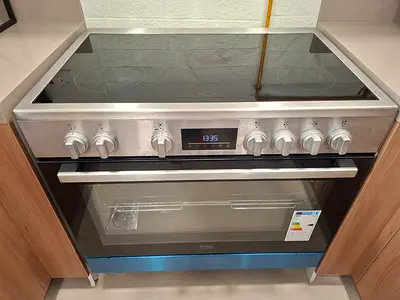 Beko 5 zone Electric cooker 90by60 cm