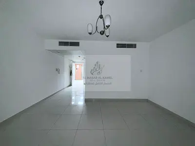 استديو للإيجار السنوي في الخان الشارقة، بناية عائلات مراقبة بالكاميرات، موقع ممتاز وقريب من المدارس والمولات والمطاعم وجميع الخدمات