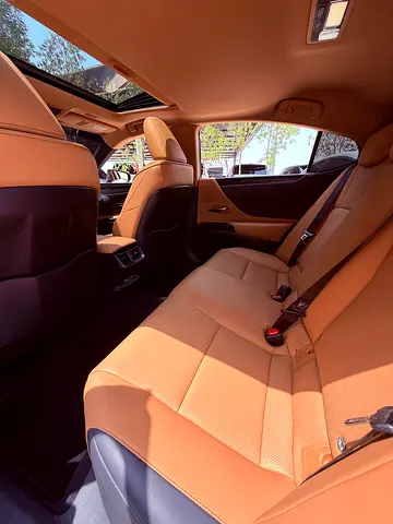 صورة 8 لـ 2023 Lexus ES-SERIES