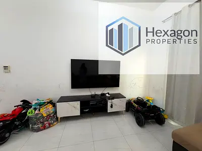 شقة مفروشة بغرفة نوم واحدة | برج أوست 4 | شرفة وإطلالة على الحديقة
