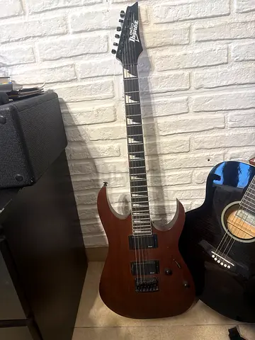 Ibanez electric guitar (dark brown) - excellent condition no issues