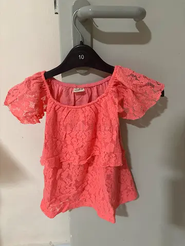 Coral lace girls short-sleeve top -