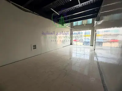 مستودع للإيجار في الصناعية 13 بالشارقة مساحة 3100 قدم مع ميزانين كهرباء 25 كيلو وات 3 مكاتب مطبخ وشهر مجاني
