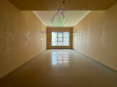 شقة غرفتين وصالة فاخرة للإيجار السنوي في كورنيش الخان الشارقة إطلالة مفتوحة غرفة ماستر مع بلكونة غرفة خادمة جيم مسبح باركينغ مجاني