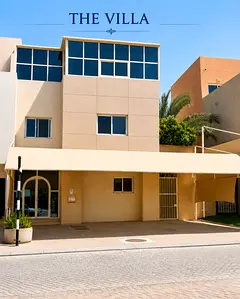5BR Upgraded Villa | Single Row | Private Pool |  Al reef 1 Direct from Owner – No Commission
