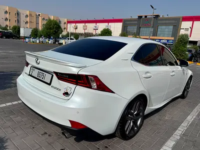 صورة 4 لـ 2016 Lexus IS-SERIES