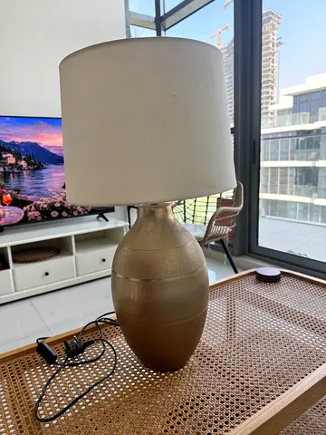 Table lamp