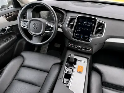 صورة 9 لـ 2022 Volvo XC90