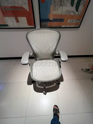 Herman Miller Aeron size C fully loaded
