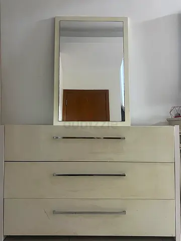 Used 3-door dresser with Mirror - Cream Finish