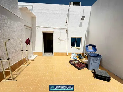 Renovated 6bhk villa available prime location