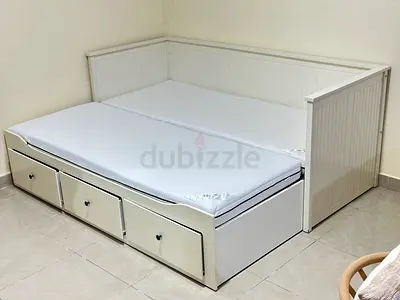 IKEA HEMNES Day Bed with 2 Mattresses – 80 × 200 cm

Classic IKEA HEMNES day bed with 2 mattresses i
