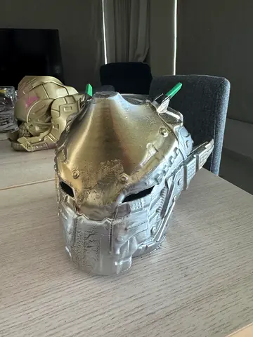 [Custom] Worn Metallic Sci‑Fi Helmet Prop - Silver