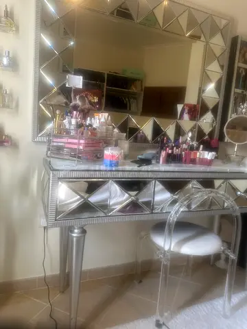 Dresser console
