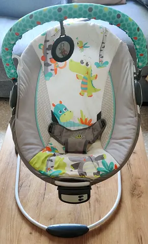Baby bouncer with music and vibration