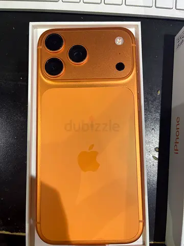256GB,orange color,neat& 1 small dent Battery health 100%,only 115 charge cycle.1.5mon warranty rem