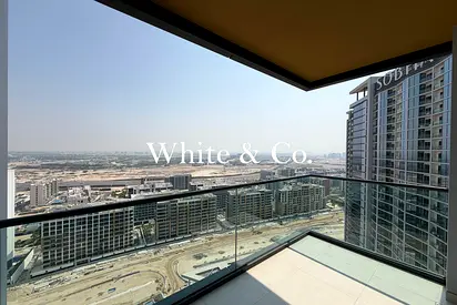 Open Views | Waterfront | 1 bed + Study