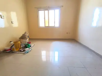 LOW PRICE SPECIOUS BRIGHT STUDIO SEPARATE KITCHEN CENTRAL AIR CONDITIONING READY FOR FAMILY ONLY 16K