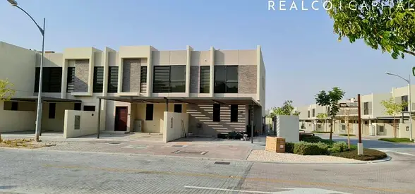 END CORNER/FULLY FURNISHED FOR RENT