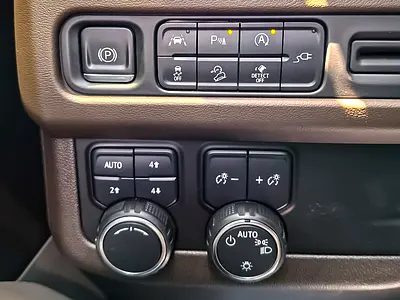 2021 Chevrolet SUBURBAN 照片 16