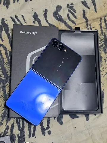 Z flip 7 256GB tdra under warranty